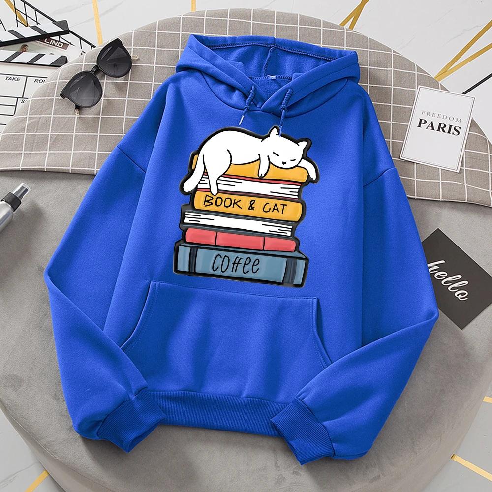 White Cat Sleeping On A Pile Of Books Hooded Women Street Crewneck Hoodies Autumn Oversize Sweatshirt Casual Warm Clothes