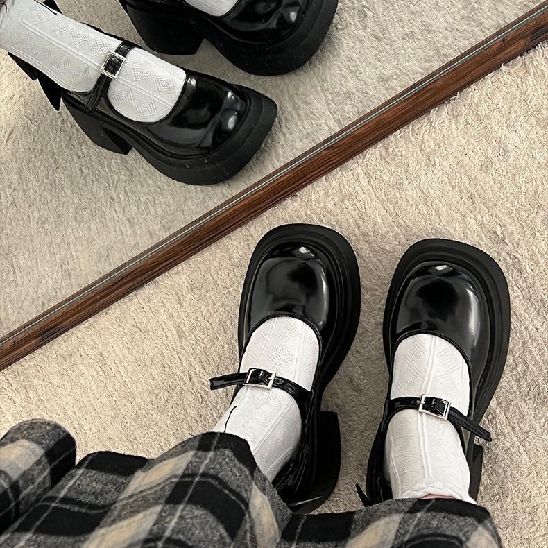 Svarte retro høyplatå små skinnsko dame 2025 nye høst og vinter rund tå lav utringning tykk hæl Mary Jane sko enkeltsko