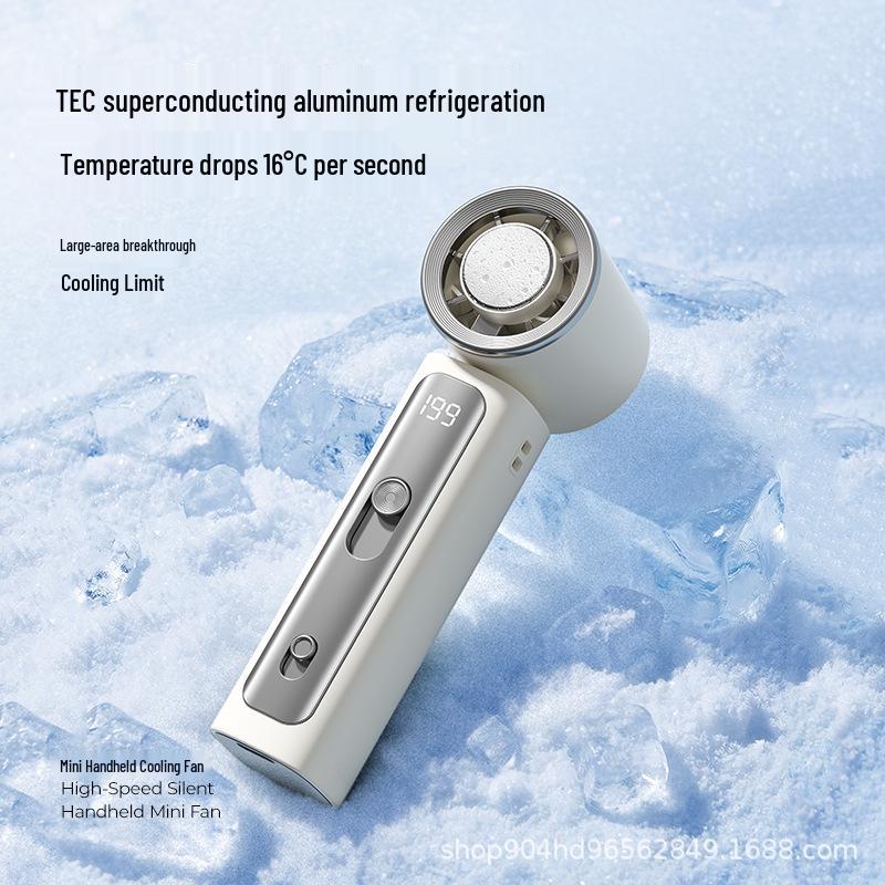 

Portable USB-Powered Mini Cooling Fan with Ice Pack 38.6*45.2*131