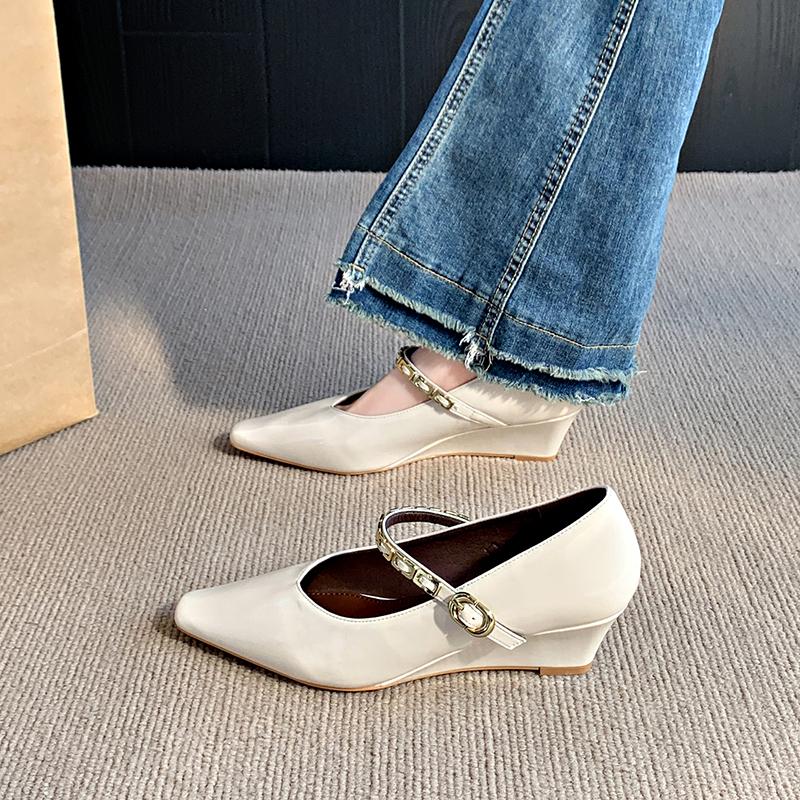 Fashion Pointed Toe Women Shoes Buckle Strap Solid Color Retro Designer Brand Low Heel Shallow Female Shoes Leather Concise Casual Shoes