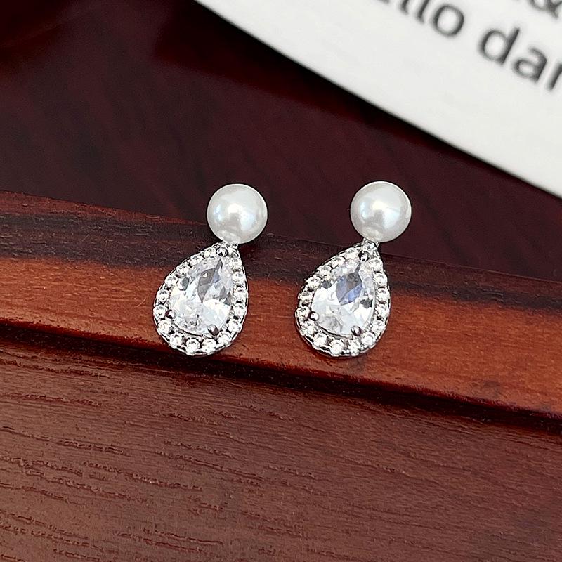 

Banyan Tree S925 Silver Water Drop Pearl Earrings: Women s Luxurious Diamond Accented High-End Design 925 Silver