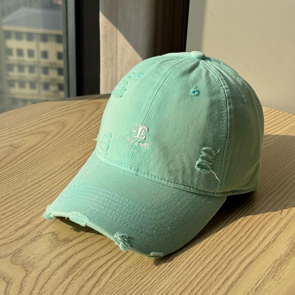 Burgundy Frayed Vintage Embroidered Baseball Cap for Couples, New Spring/summer/autumn Versatile Large-brimmed Age-reducing Cap