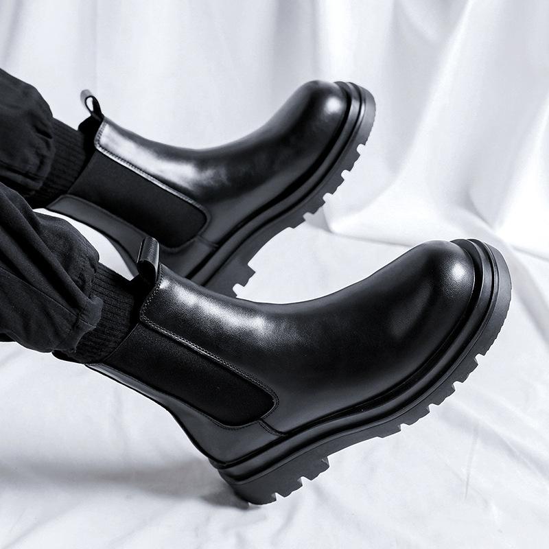 Kundalik erkaklar charm poyafzallari 2024 Kuz Qish Yangi Erkaklar uchun Chelsea Botinkalari Yuqori Qo'nji Slip-on Mashhur Trenddagi Mototsikl Botinkalari Botas