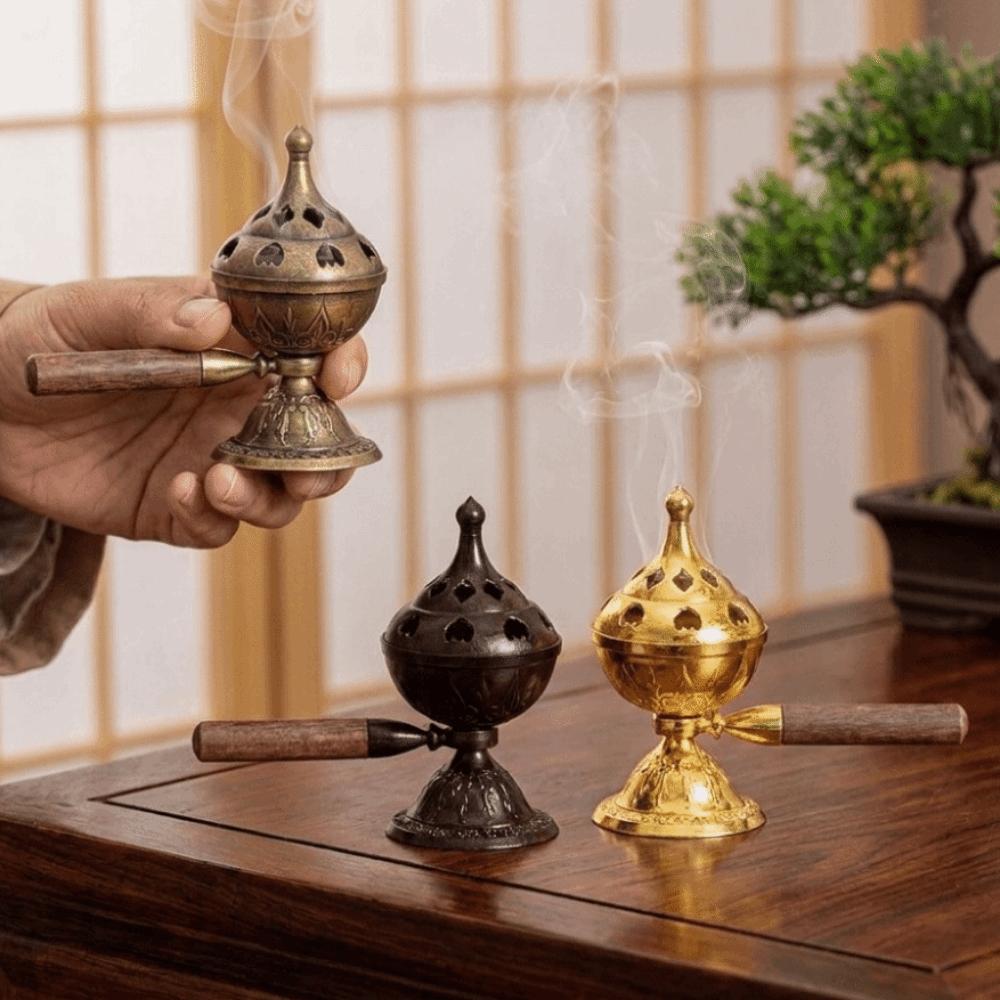 Zinc Alloy Handheld Incense Burner Non-Stick Powder Hollow Out Aromatherapy Stove Long-Lasting Fragrance with Cover