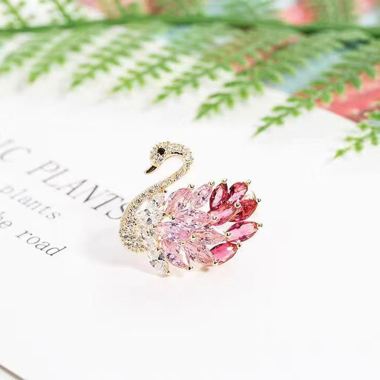 Elegant Swan Brooch: Simple Zircon Design, Stylish Collar Clip, In Stock