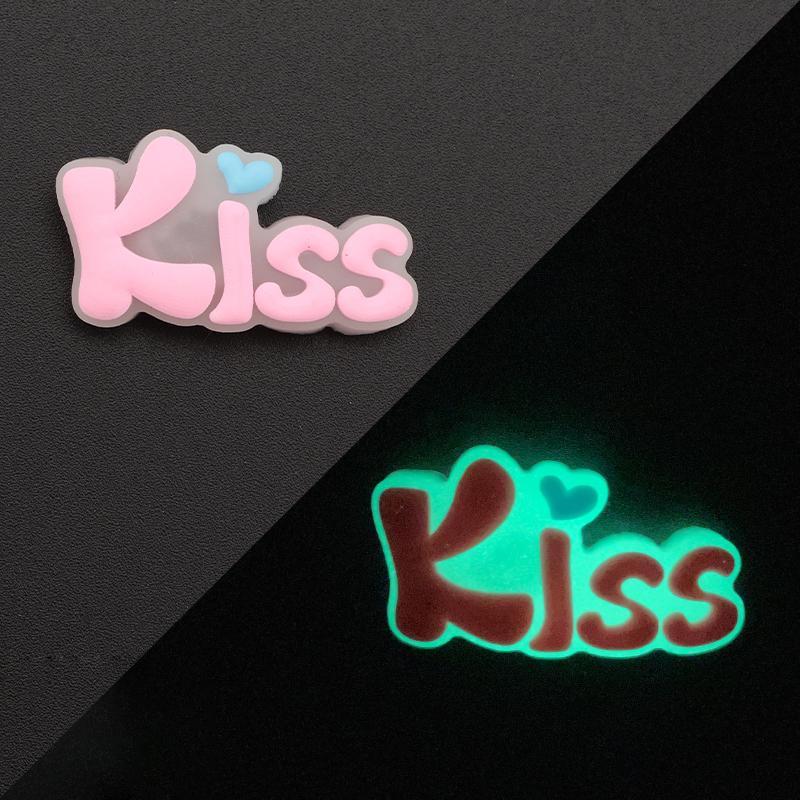 Set Nou de Accesorii Luminoase pentru Pantofi Sandale Tip Croc Decorare Pini Accesorii Pantofi DIY pentru Bărbați Femei Copii Litere Curcubeu Mâncare