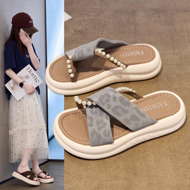 Fashion Hot Selling 2025 New Thick Heel Dopaamine Candy Colored Sandal Women Summer Wear Pearl Little Fragrance Style Fairy Wind Single