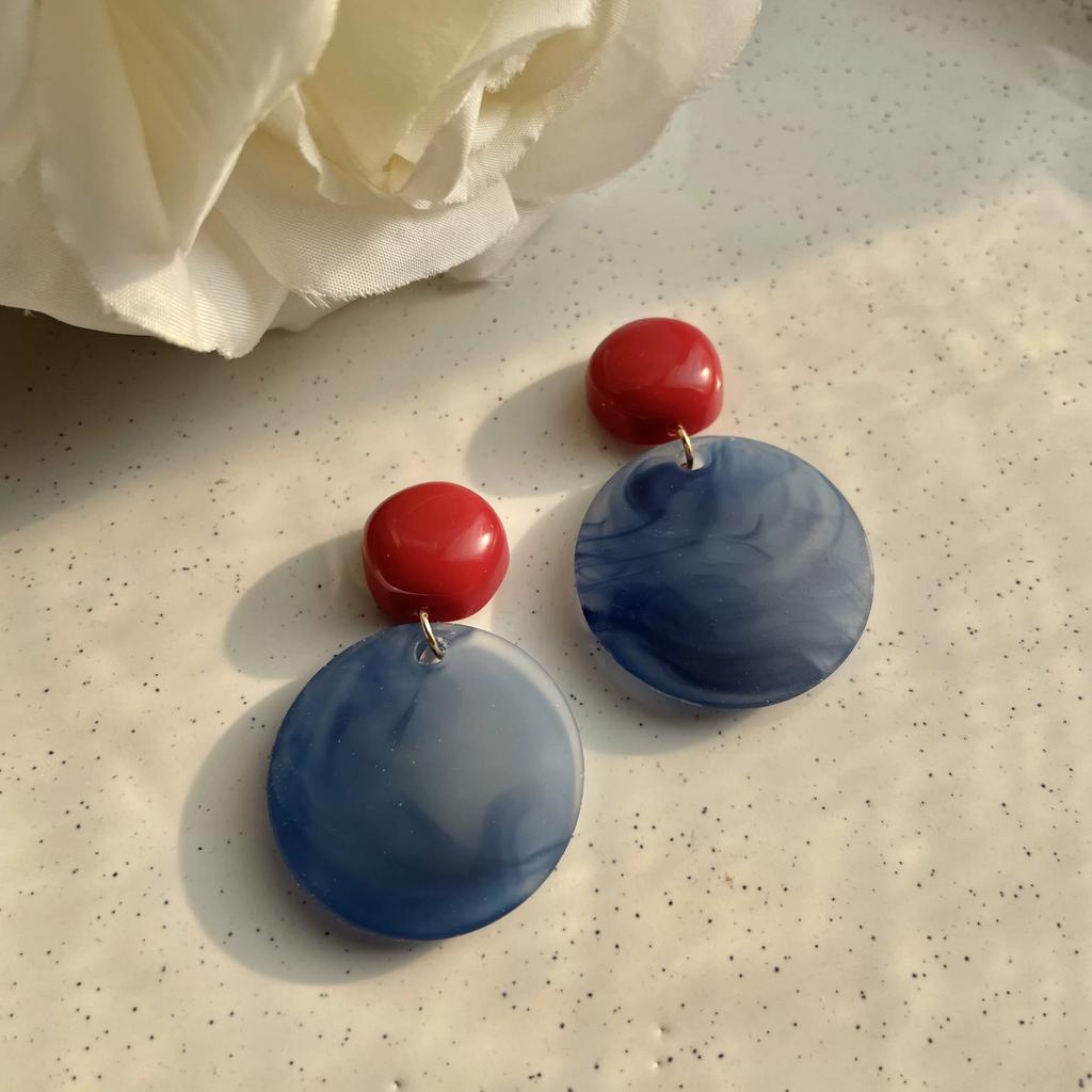 Retro Hong Kong style ink smudge earrings temperament simple haze blue big circle stud earrings contrasting color earrings