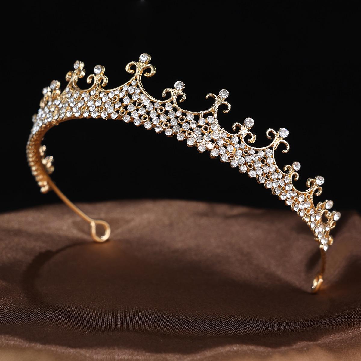 

Fashionable European and American Water Diamond Bride Princess Crown Headwear Golden Diamond-encrusted Royal Crown Headband Style Photo Accessory