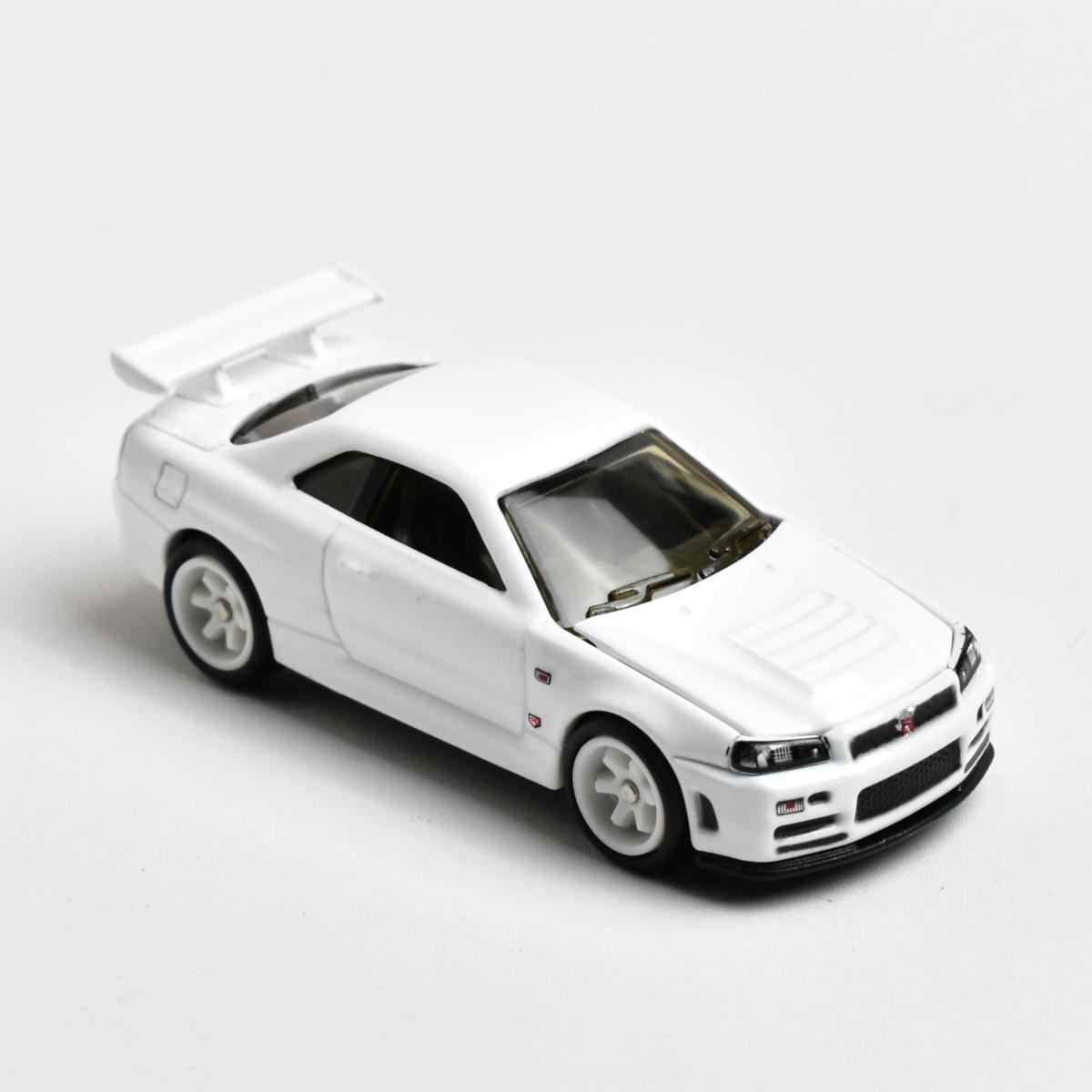 ZZC 1:64 Memorable GTR R34 Giftable Diecast Model Car белый