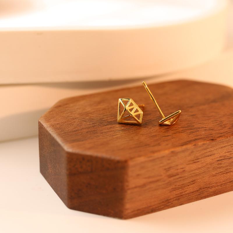 Female Fresh  Simple  Sweet Hollow Ears Fashionable and Luxurious Style Korean Niche Design Accessories