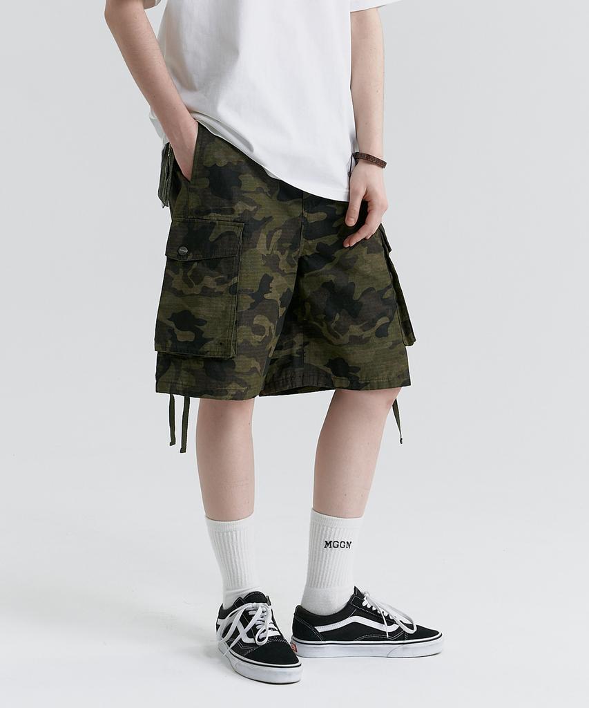 MAGOODGAN Bernard 4917 Big Pocket Cargo Camo Bermuda Shorts