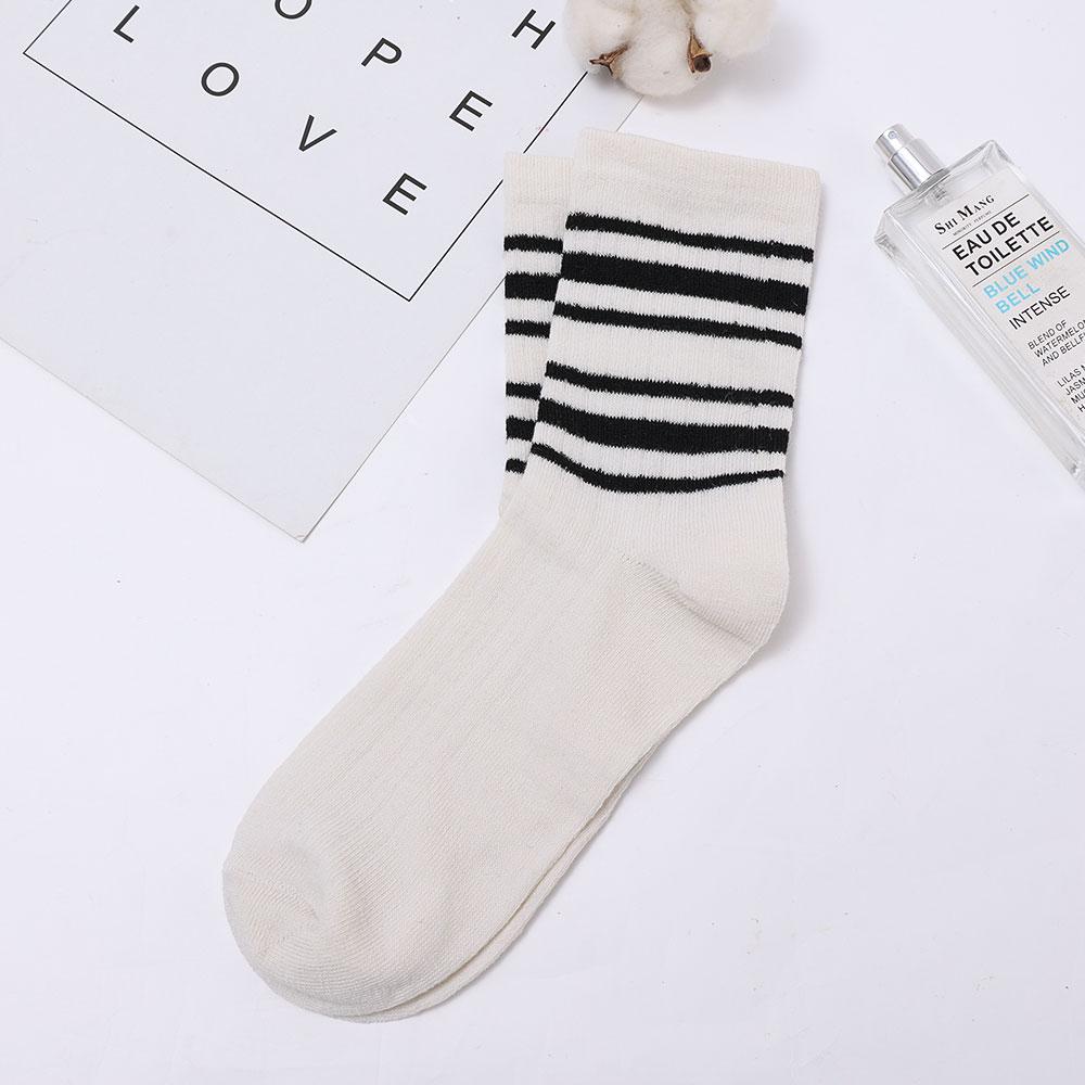 

1 пара повседневных полосатых носков до середины икры