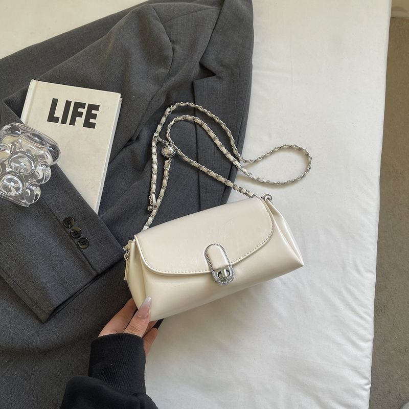 

Advanced Texture Small Bag Women 2025 New Versitile Fashion Chain Messenger Bag Summer Popular Western Style Square Sling Bag White without pendant