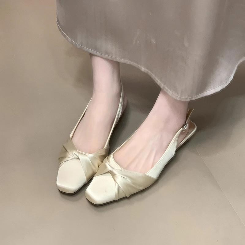 Xiaoxiangfeng bow satin splicing bag head sandals female 2025 new fairy wind gentle rear strap single shoes