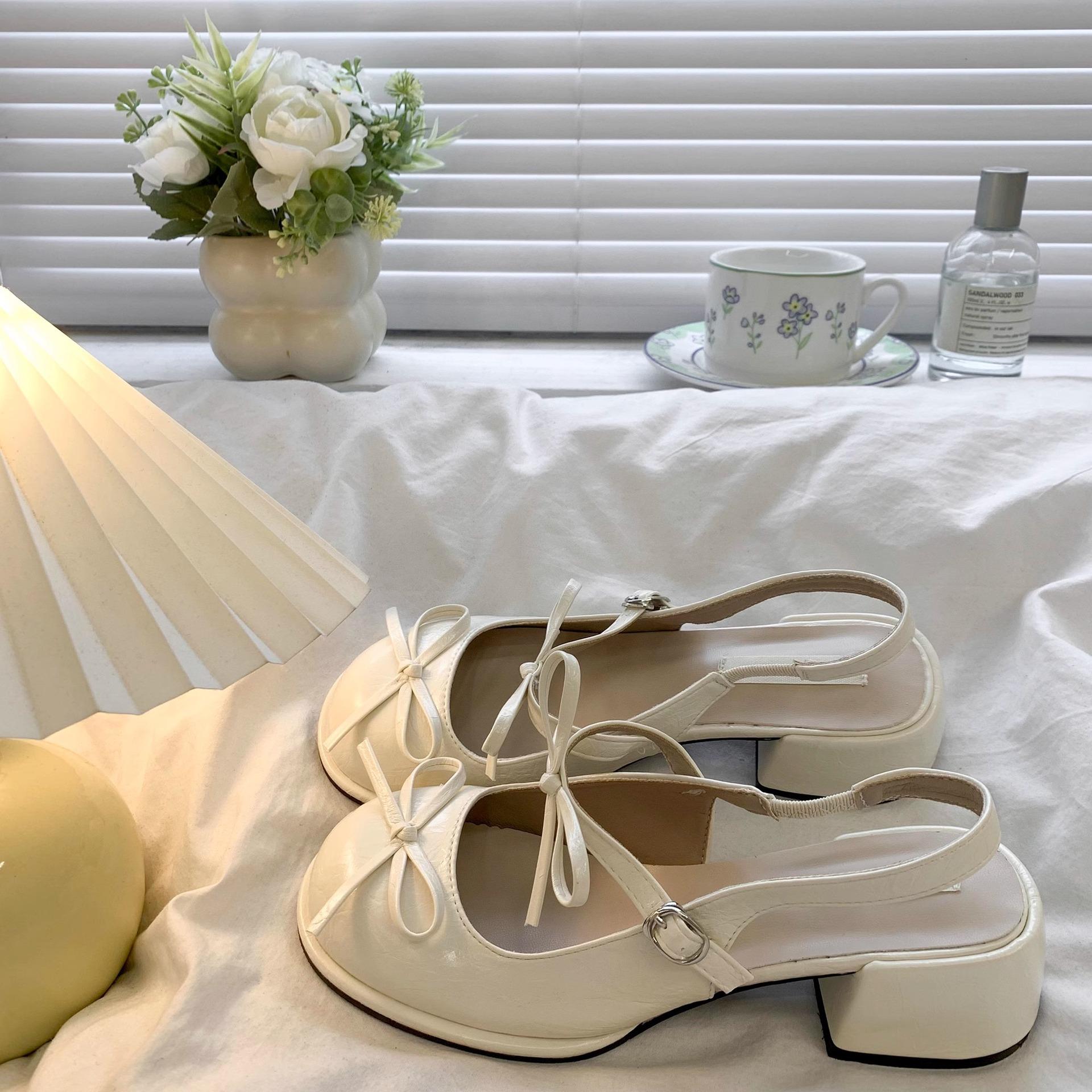 

Fashion temperament retro square head sandals bow thick heel light mouth single shoes women s spring and summer Mary Jane high heel small leather shoe 35