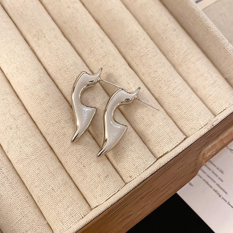 Double-Sided Silver Needle Pearl & Diamond Stud Earrings - Korean Cold Style for Women