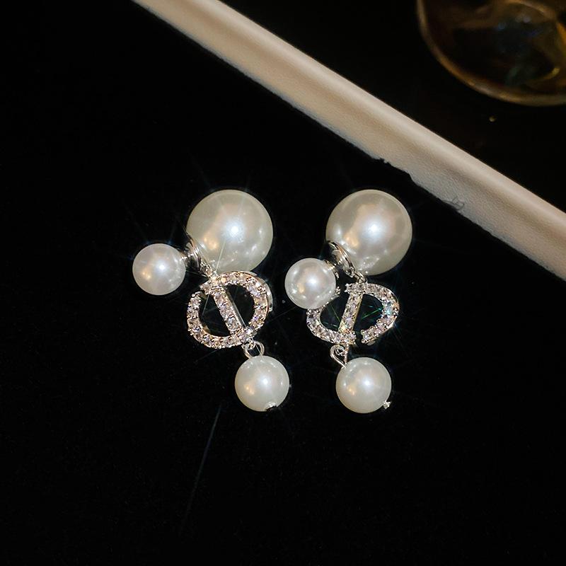 Silver needle French zircon pig nose pearl stud earrings, a two-wear temperament earrings and earrings.