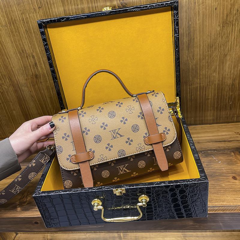 

New women s bag premium printing color matching messenger bag retro women s portable small square bag shoulder messenger bag