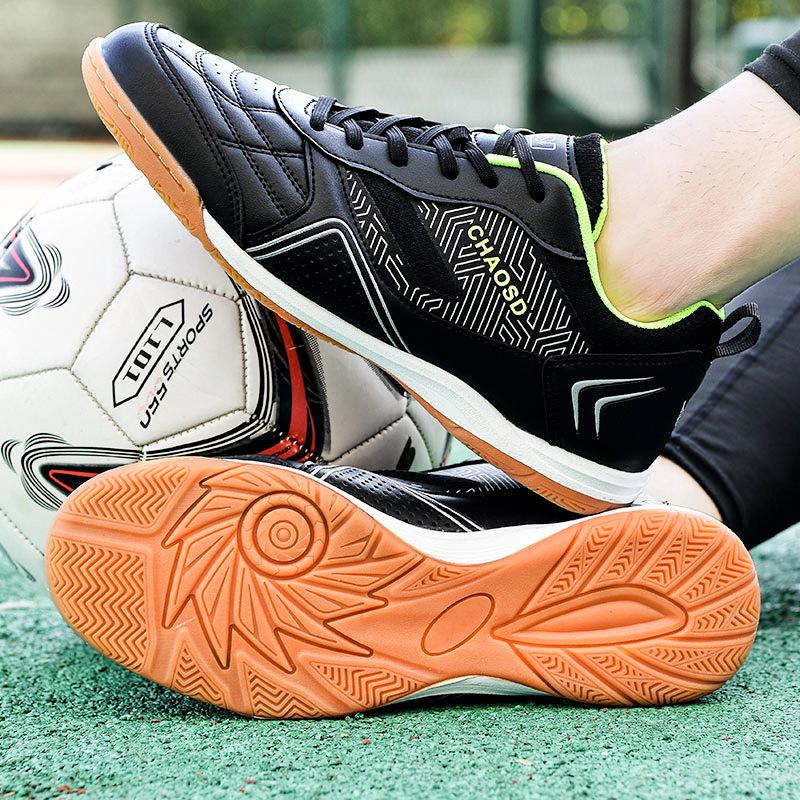 Unisex Indoor Futsal Shoes with Flat Cowhide Sole for Wooden and Cement Floors—Ideal for Youth and Student Training.