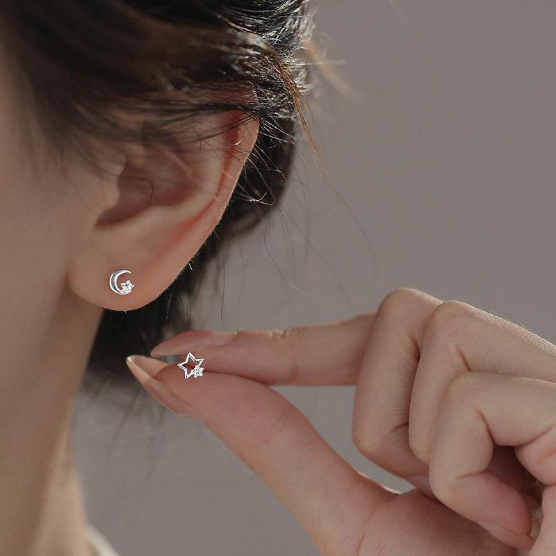 Асимметричные серьги-гвоздики «Звезда и Луна» для женщин – Уникальные, Универсальные, Для повседневного стиля