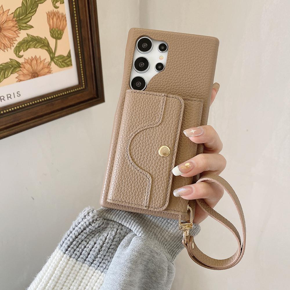 

Чехол для Samsung Galaxy S25 Ultra с зеркальным дизайном, задняя крышка из ПУ кожи со слотами для карт, ремешок на запястье Light Brown