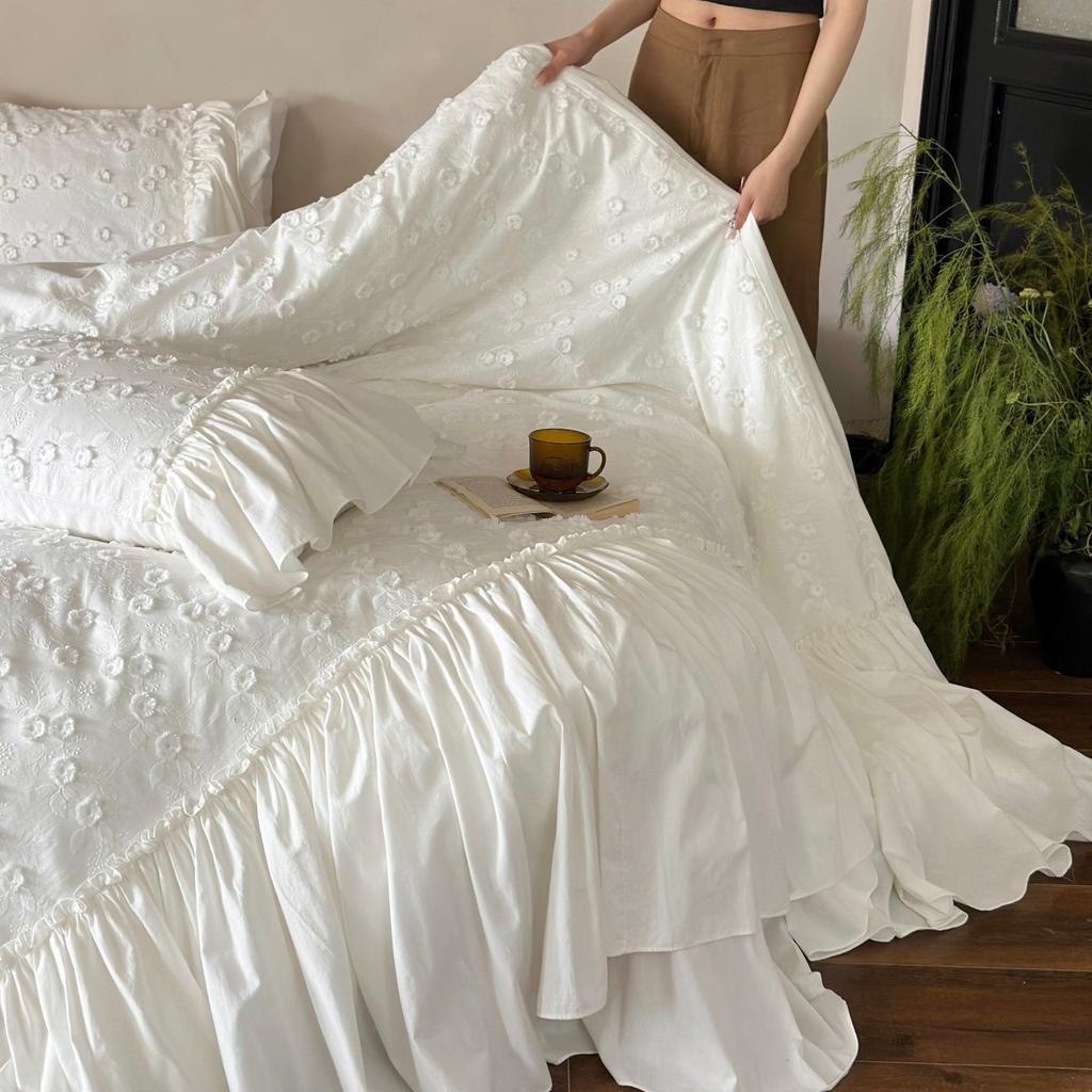 Cotton Bedding Four-piece Set French Romantic White Lovers Skin-friendly Breathable Quilt Cover Sheet Pillowcase Set