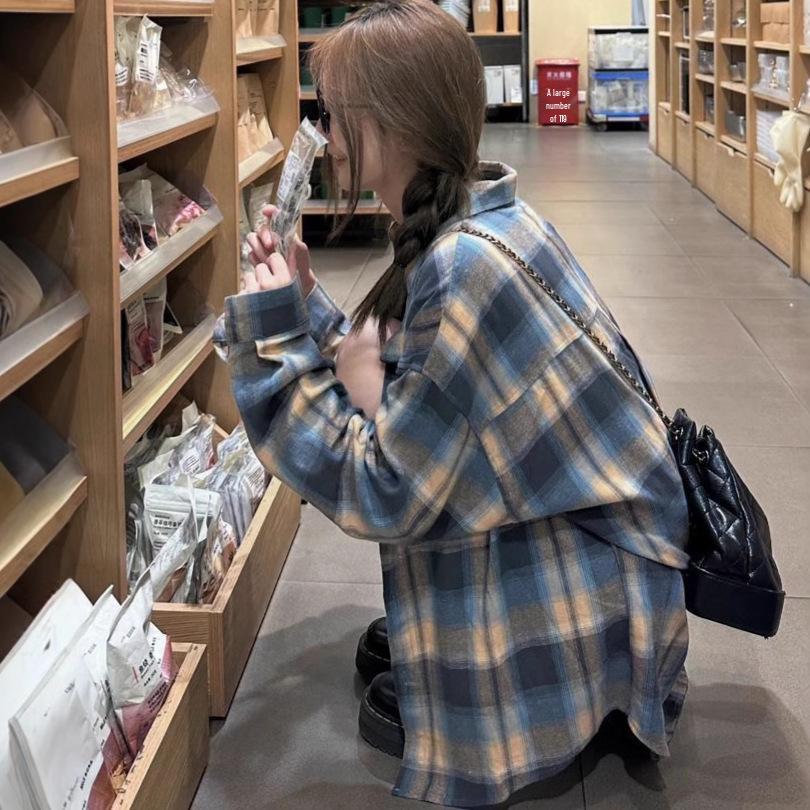 Women's Retro Hong Kong Style Plaid Shirt: New Casual Fashion, Versatile Long Sleeve Jacket Design.