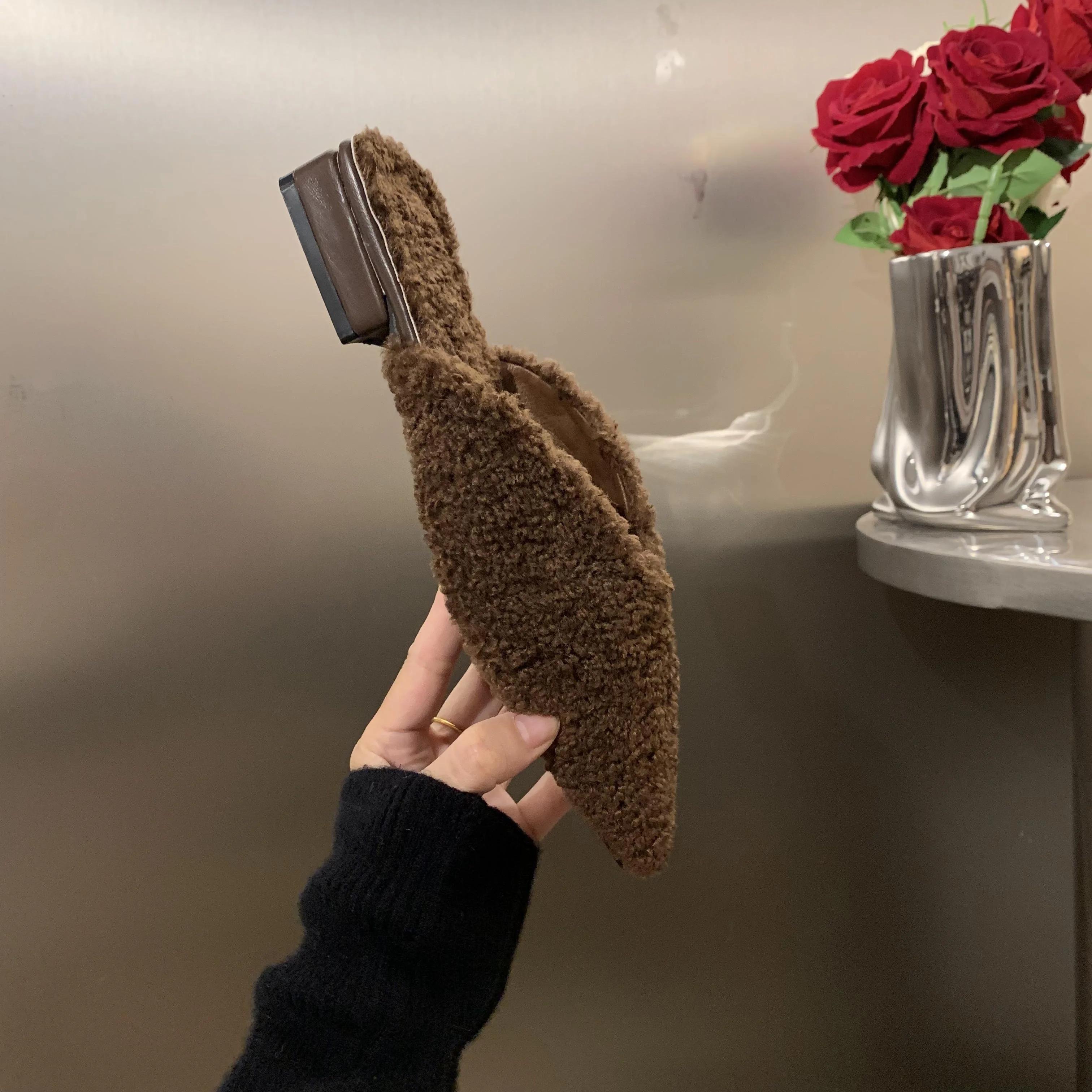 

мода 2024 Весна Женские Меховые Мюли Тапочки Модные Шлепанцы Обувь Женская Элегантная Уличная Обувь На Низком Каблуке 40 шоколадный