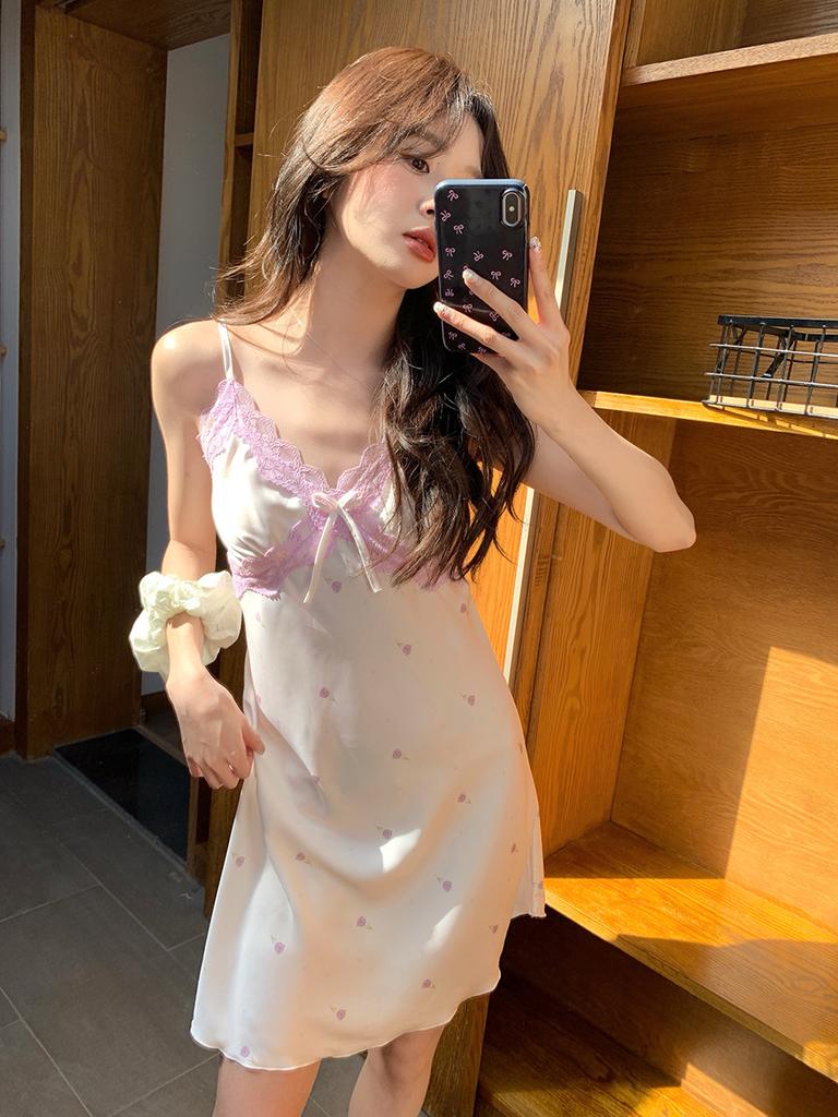 Fashion explosion lace edge suspender nightdress women's new model with chest pad can be worn outside floral dress pajamas