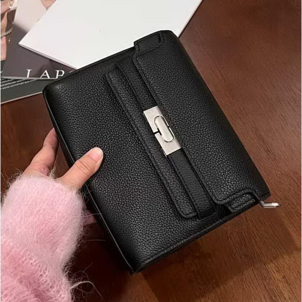 2026 new exquisite and trendy women's oblique span small square bag, first-layer cowhide handbag, genuine leather handbag, and lower bag.