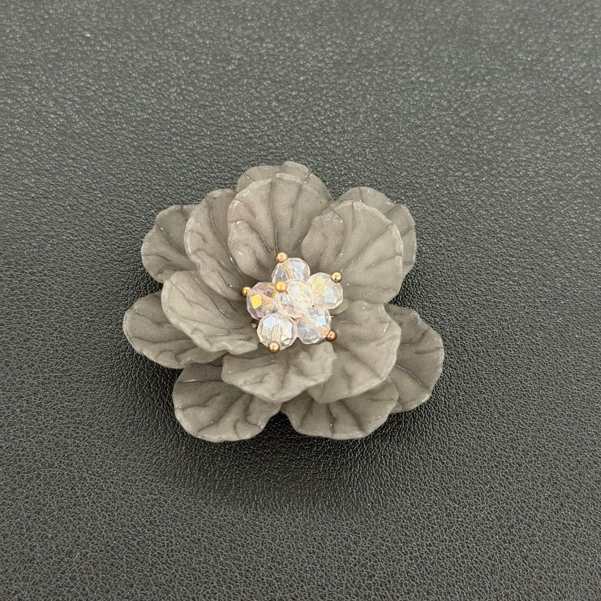 

DIY Frosted Petal Acrylic Flower Headwear Accessories Loose Beads