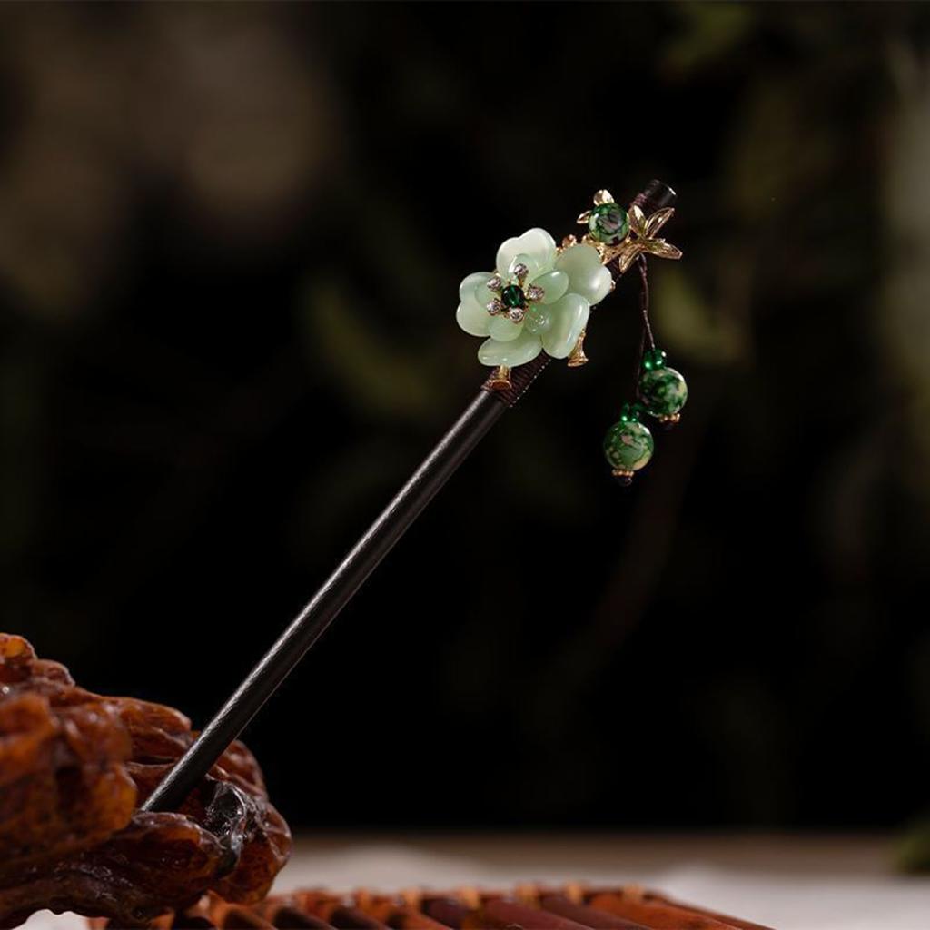 Ancient Style Magnolia Hairpin Artificial Transparent Glass Flower Tassel Hair Stick Wooden Simple Updo Hairpin New Year Gifts