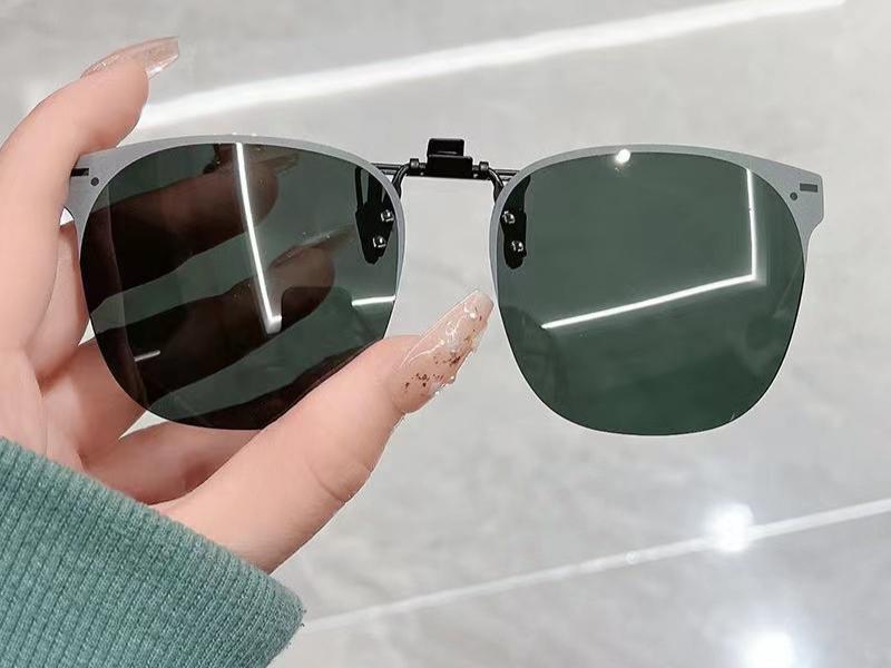 Men Clip on Sunglasse Flip Up Glasses Women Gradient Photochromic Anti UV400 Sunglasses Night Vison Goggles