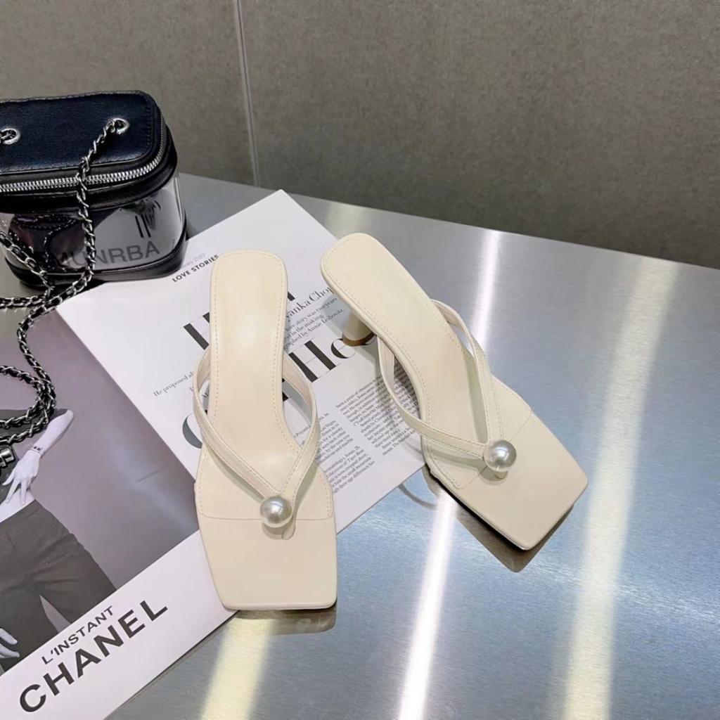 French stiletto outer slippers women's 2025 summer new versatile toe square pearl high heel white flip-flops