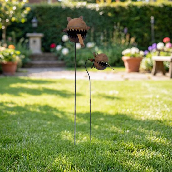 Metal Carnivorous Plant Garden Stake, Large Venus Flytrap Plant Sculpture, Outdoor Decorative Yard Art for Flower Beds, Patios,