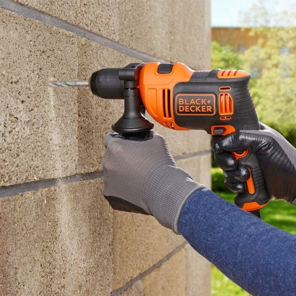 Ударная дрель Black & Decker BEH710SA32-QS