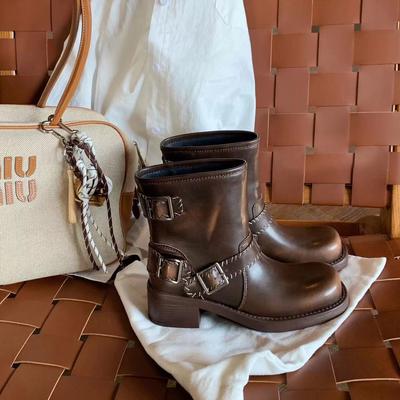 Rindslederversion von Traubenmutter, die gleiche retro-polierte Gürtelschnalle, alte dicke Absatz-Lokomotiv-Stiefel im britischen Stil, neu für Damen