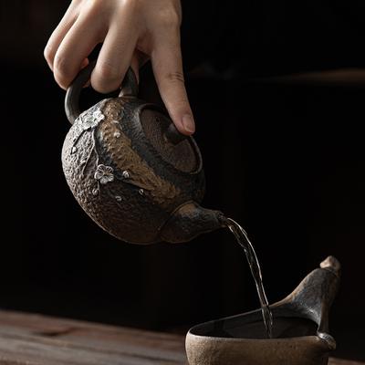 250ml Grobkeramik-Teekanne Handgemacht Silberbeschichteter Teeaufgießer Japanischer Stil Keramik Kung Fu Tee Set Kleiner Einzelkrug