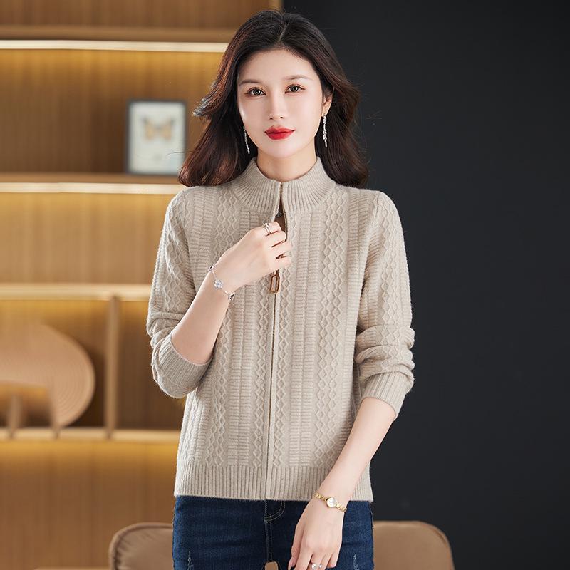 2025 Herbststil Damen Stehkragen Reißverschluss Strickjacke Pullover für Mütter mittleren Alters