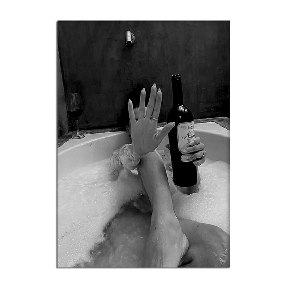 

Aperol Spritz Постер Барная тележка Печать Коктейль Женщина пьет вино в ванной Настенное искусство Алкогольный постер Паб Девушки Декор ванной комнаты 21x30cm No Framed