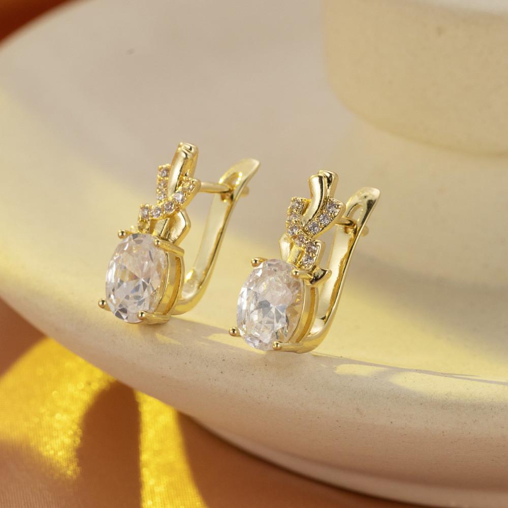 Fashionable Zircon Embedded Copper Hoop Earrings Luxury And Trendy For Spring 2024