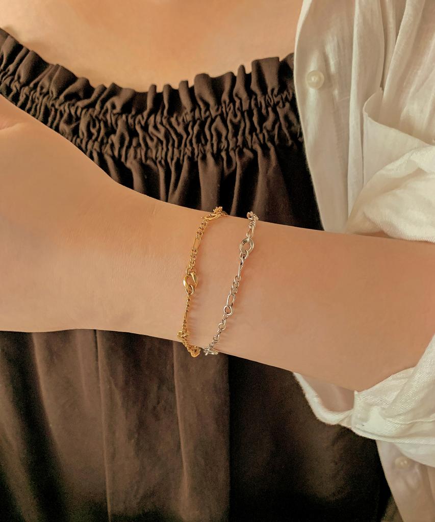 Code.H (Silver 925) Figaro Mix Chain Bracelet_Silver