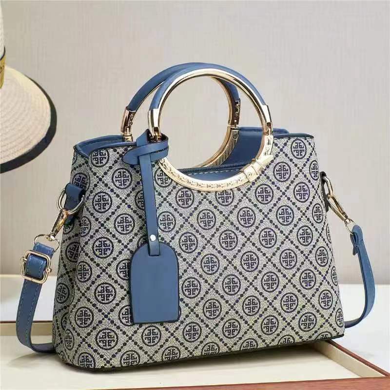 

Большая вместительная женская сумка, модная повседневная сумка на одно плечо, практичная сумка через плечо, простая иностранная сумка .