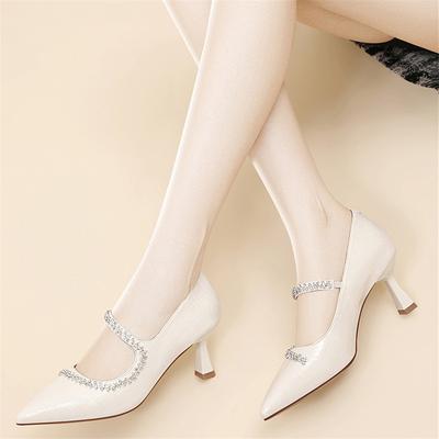 Scarpe da donna francesi a punta stile fata scarpe basse per la primavera anticipata temperamento femminile tacco sottile strass luce di lusso tacchi alti