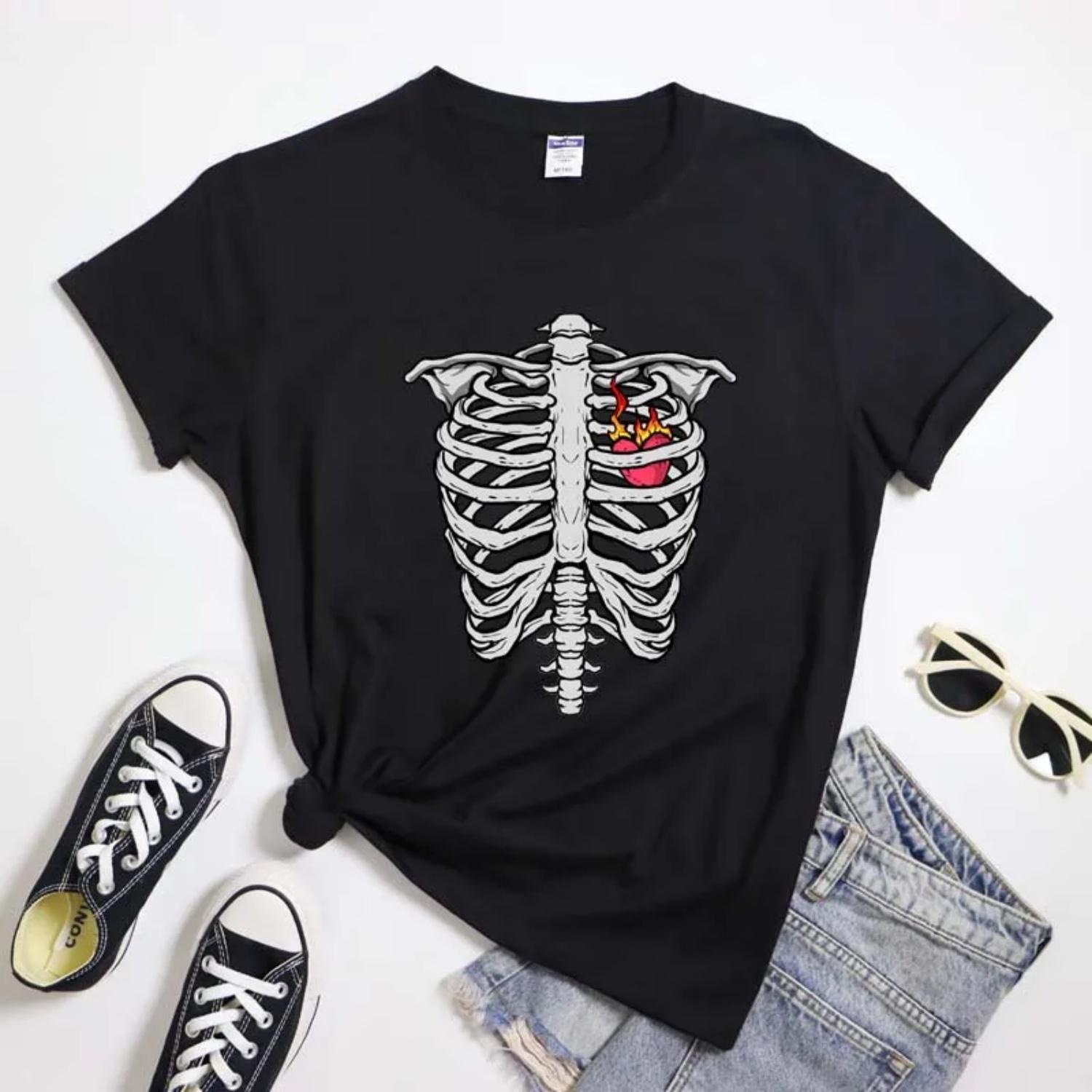

Gothic Skeleton Ribcage With Fireheart T-shirt Apparel Aesthetic Unisex Heart Rib Cage Bones Tshirt Fantasy Y2K Goth Tee Top XXXXXL чорний