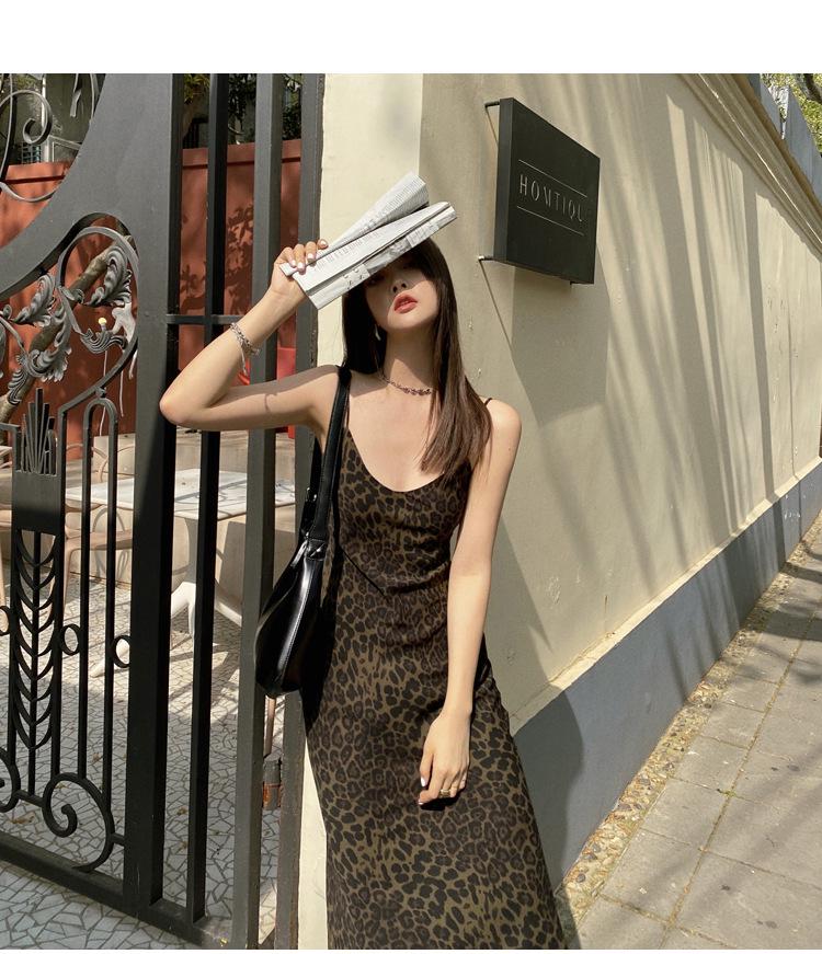 2026 Spring/Summer V-Neck Leopard Print Off-Shoulder Spaghetti Strap Mid-Length Slimming Dress