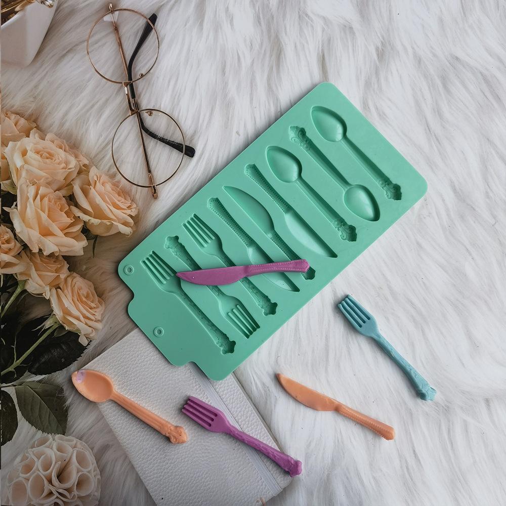 Silikonová lžíce Nůž a vidlička Čokoládové vložky Kapky svíčky Fondant Lepidlo Forma na sušenky Pečení