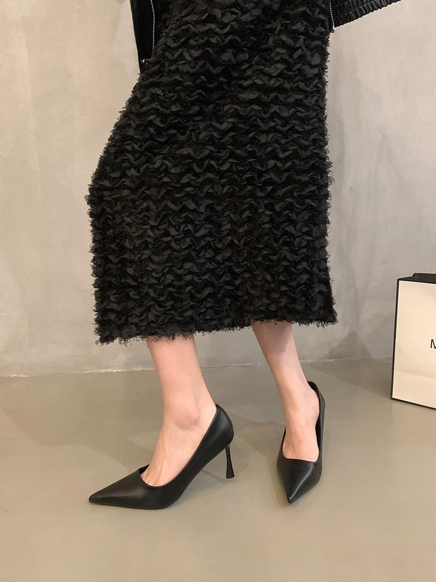 

Туфли на высоком каблуке, французский темперамент, обувь для светских женщин, 2024, новая весна, черные, простые, с острым носком, с открытым верхом, туфли-стилетто 39 чёрный