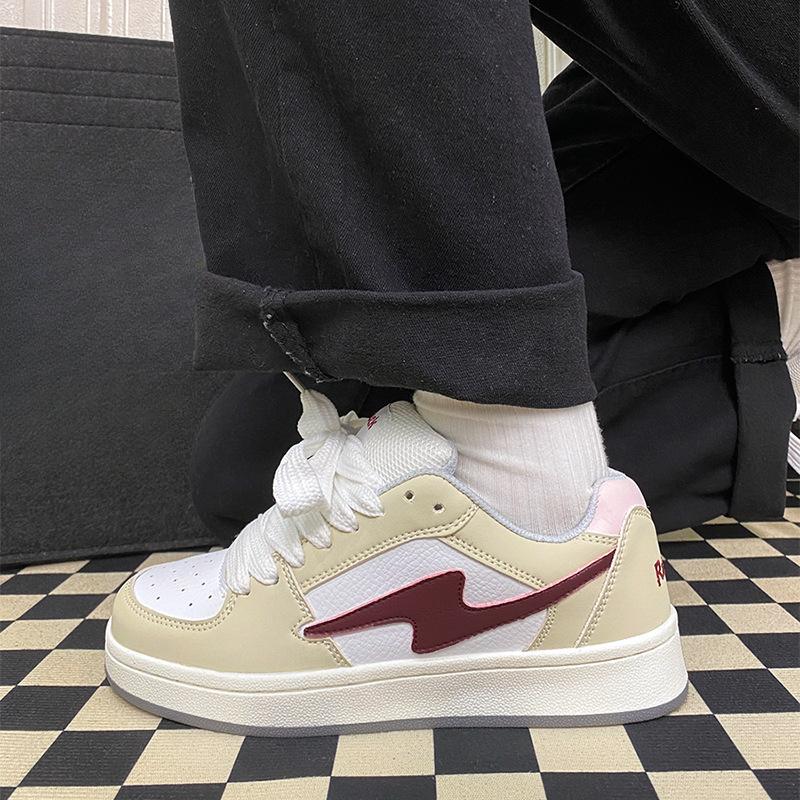 Casual Retro Niche Shoes, Board Shoes, Low-top Bread, Versatile Sports Shoes